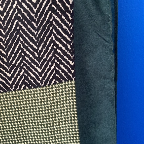 Large Scarf 32-1/2” x 71-1/2” - Picture 4 of 4